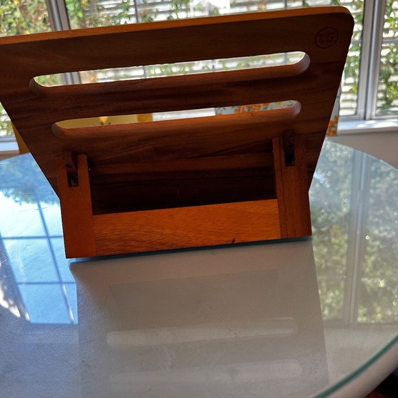 T & G Wood Cook Book Stand - Picture 5 of 6